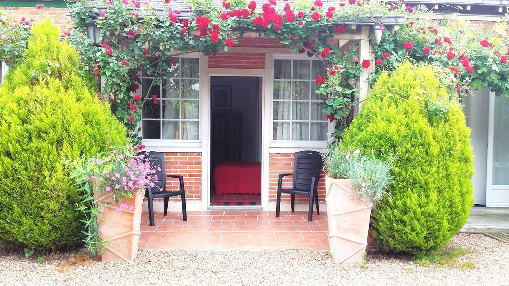 Le Vieux Vauvert Bed & Breakfast Rochecorbon Exterior photo