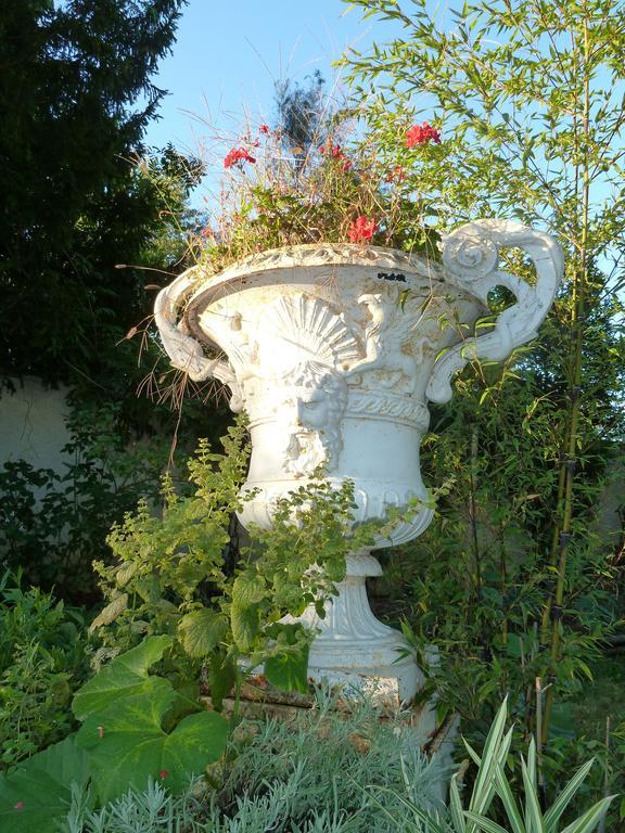 Le Vieux Vauvert Bed & Breakfast Rochecorbon Exterior photo