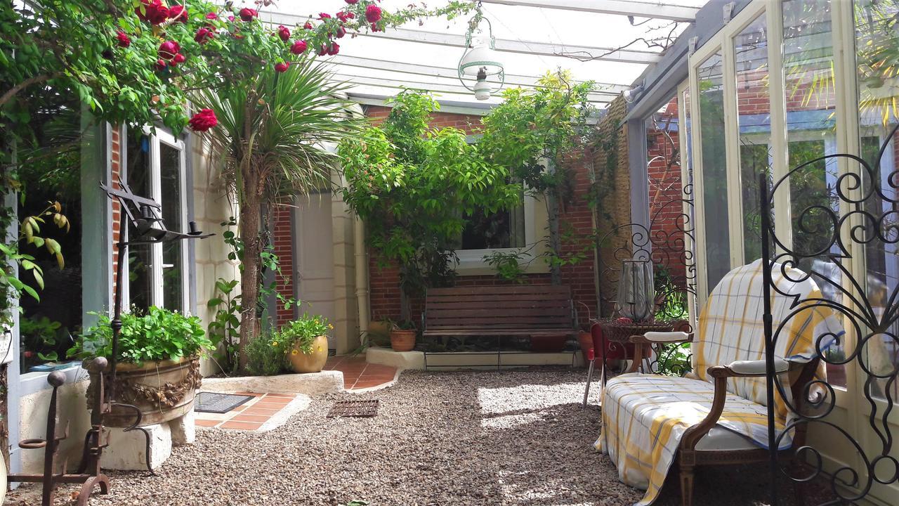 Le Vieux Vauvert Bed & Breakfast Rochecorbon Exterior photo